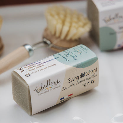 Facile le savon détachant terre de sommières bio anti-tache dégraissant fabulleuse savonnerie saintes 17