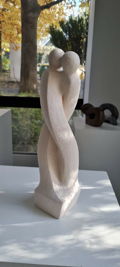 sculpture-argile-corps-enlaces-couple-artisanat-francais-