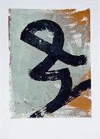 Sérigraphie originale « Scribouilli #01 » : fond bleu-gris, aplats bruns, signe noir à l’encre.