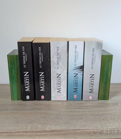 Porte-livres en marqueterie paille verte, avec livres, ensemble de deux serre-livres