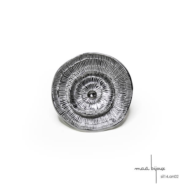 Bague cocktail en argent massif, Motif rondelle de bois