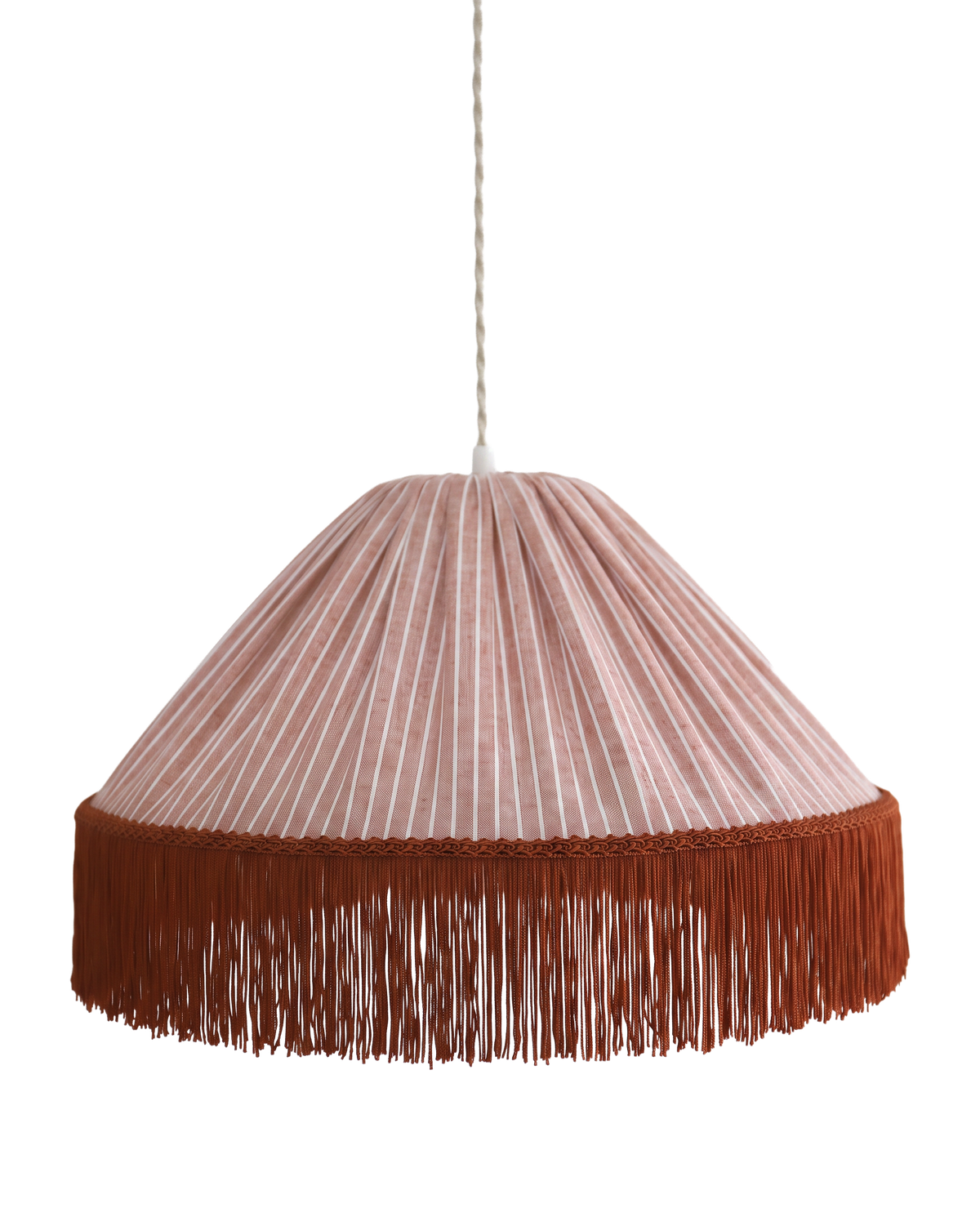 Suspension bohème à franges Bella en tissu rayé terracotta, faite main par Hautlalampe