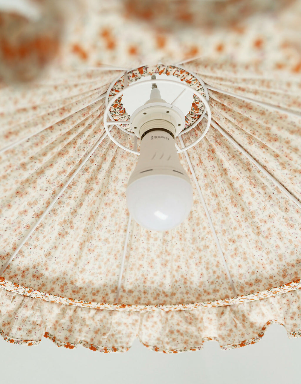 Suspension conique avec volant Emilia "fleurettes"