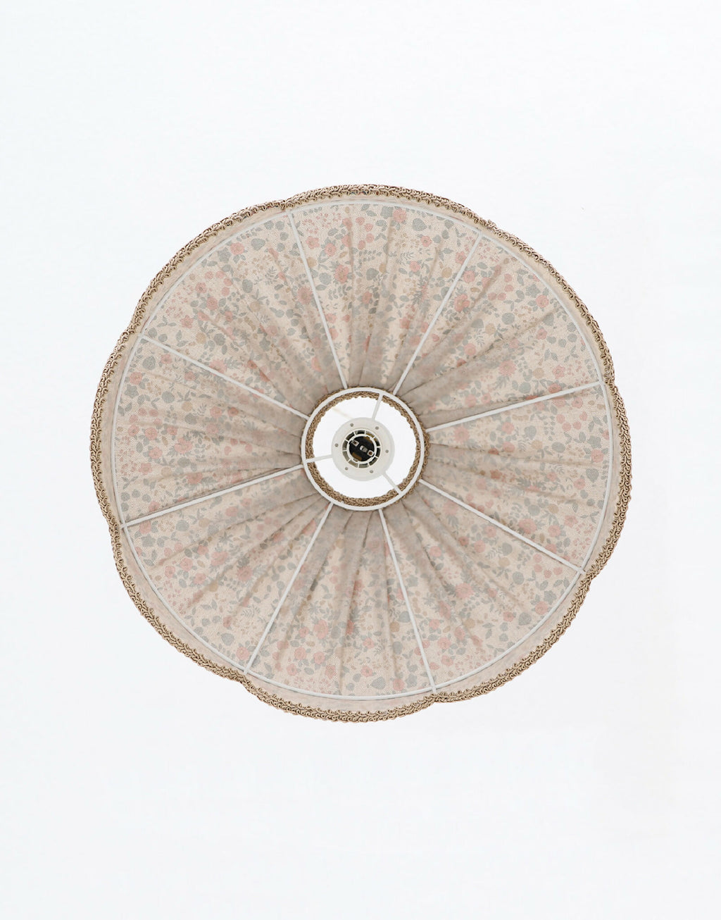 Abat-jour suspension festonné, vue arrière ronde avec armature rayonnante visible.