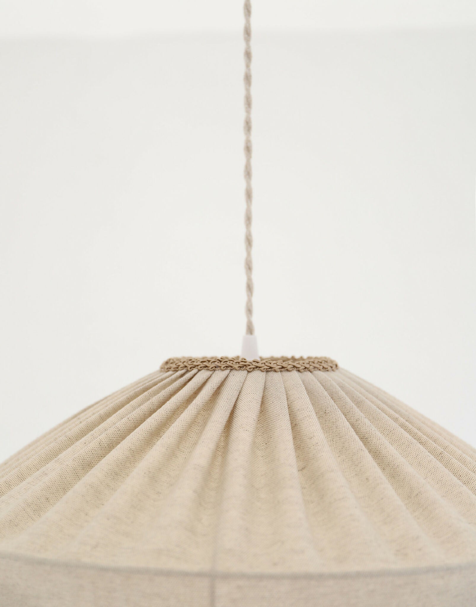 suspension-en-lin-fait-main-luminaire-artisanal-1