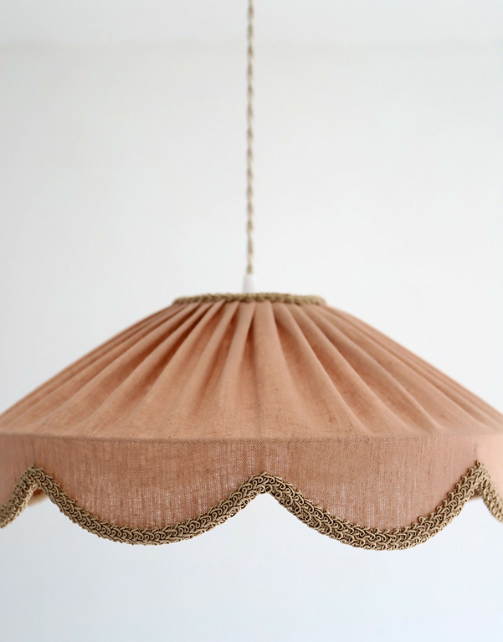 suspension-en-lin-fait-main-luminaire-artisanal-