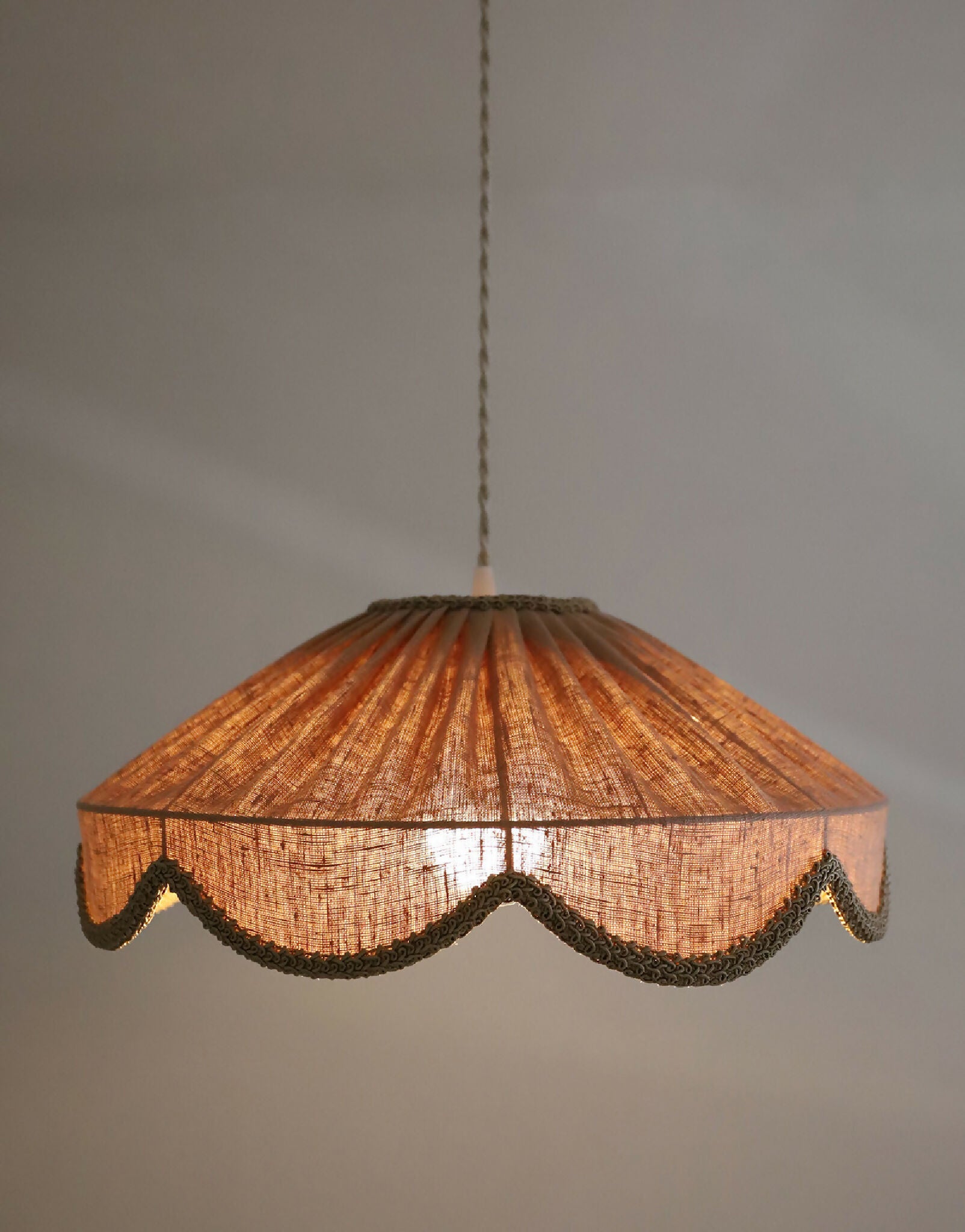 suspension-en-lin-fait-main-luminaire-artisanal-
