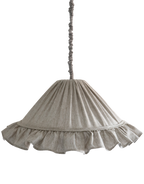 Suspension Emilia en tissu à fines rayures olive et blanches, volant plissé main, fabriquée en France par Hautlalampe