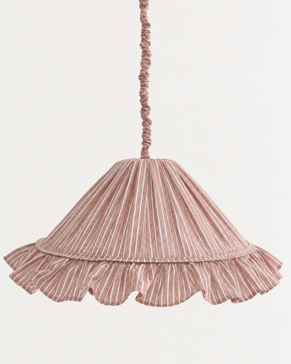 Suspension Emilia en tissu rayé terracotta et blanc à volant plissé main, fabriquée en France par Hautlalampe