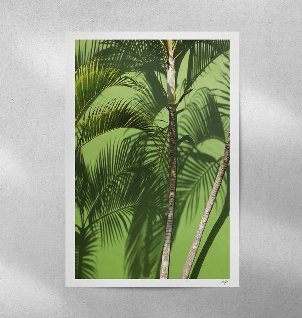 Affiche encadrée aux palmes vertes, motifs tropicaux et feuilles stylisées