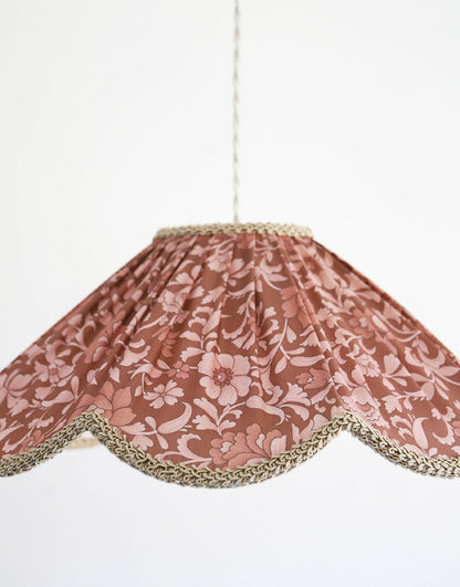 Suspension forme florale imprimée Françoise "auburn flowers"