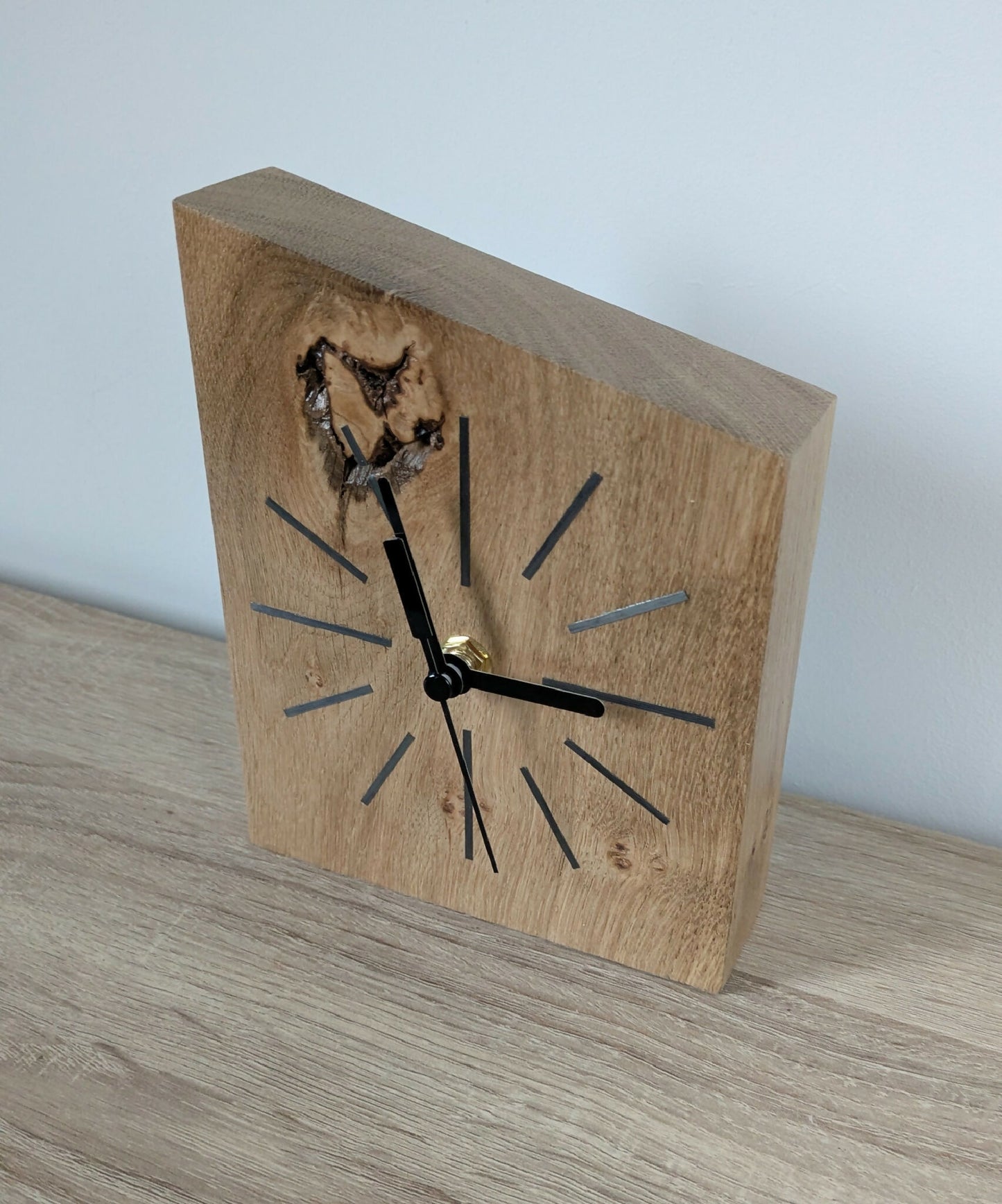 Horloge de bureau en Chêne massif et Marqueterie de paille Gris Anthracite