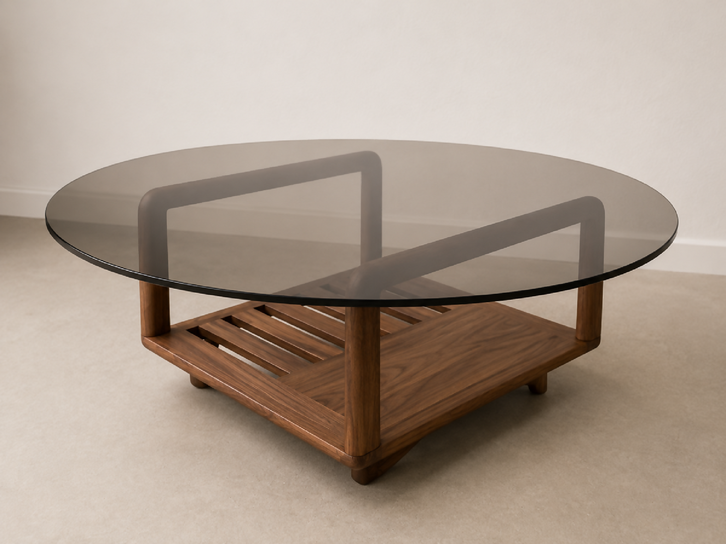 Table basse Darwin ovale vue en biais : plateau en verre et structure bois ajourée