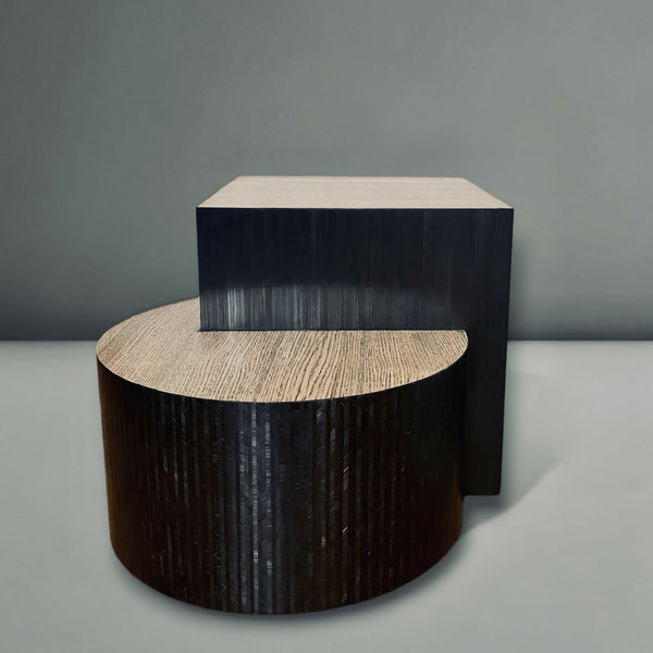 Table basse cylindrique en bois sombre, plateau clair rectangulaire