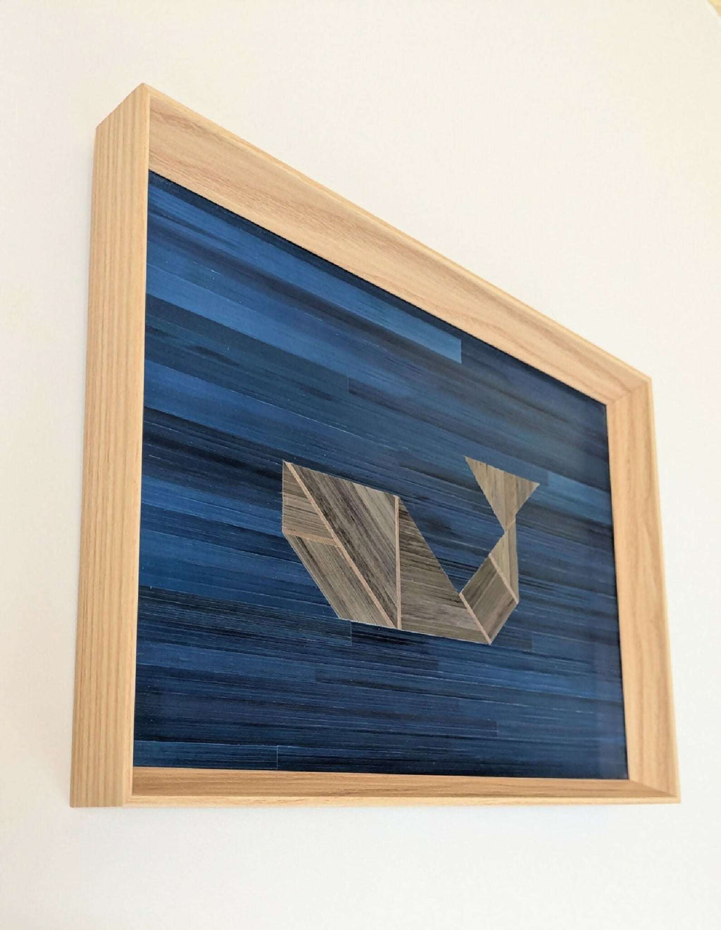 Tableau tangram en marqueterie, vue en biais, bleu roi et gris anthracite