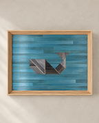 Tableau "Gardienne des Profondeurs", série Tangram, avec Marqueterie de Paille Bleue et Gris Anthracite
