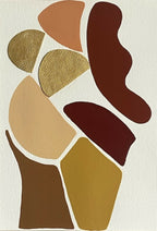 Tableau abstrait avec silhouettes stylisées en brun, ocre et doré, vue rapprochée.