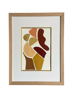 Tableau encadré, illustration abstraite de silhouettes aux formes courbes ocre et brun.