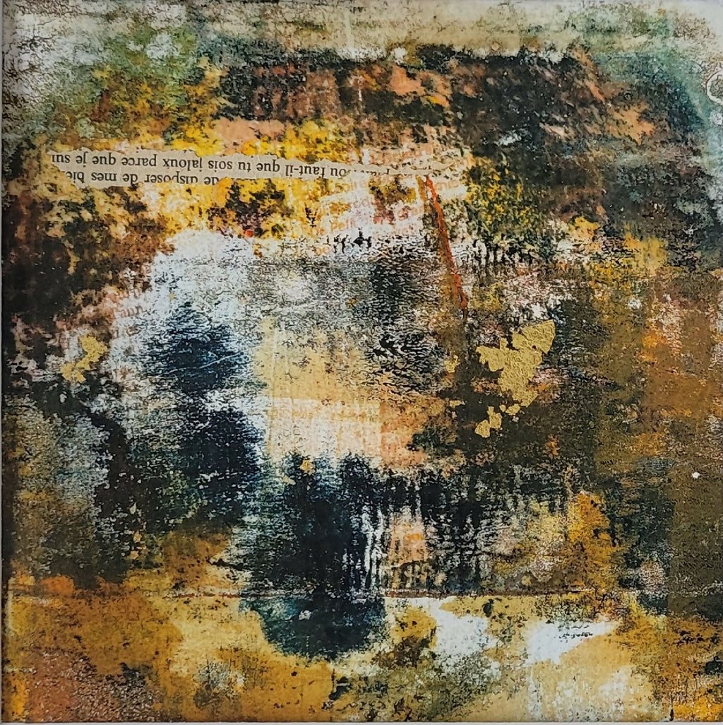 Tableau abstrait encadré, gros plan sur motifs texturés orange, bleu et vert