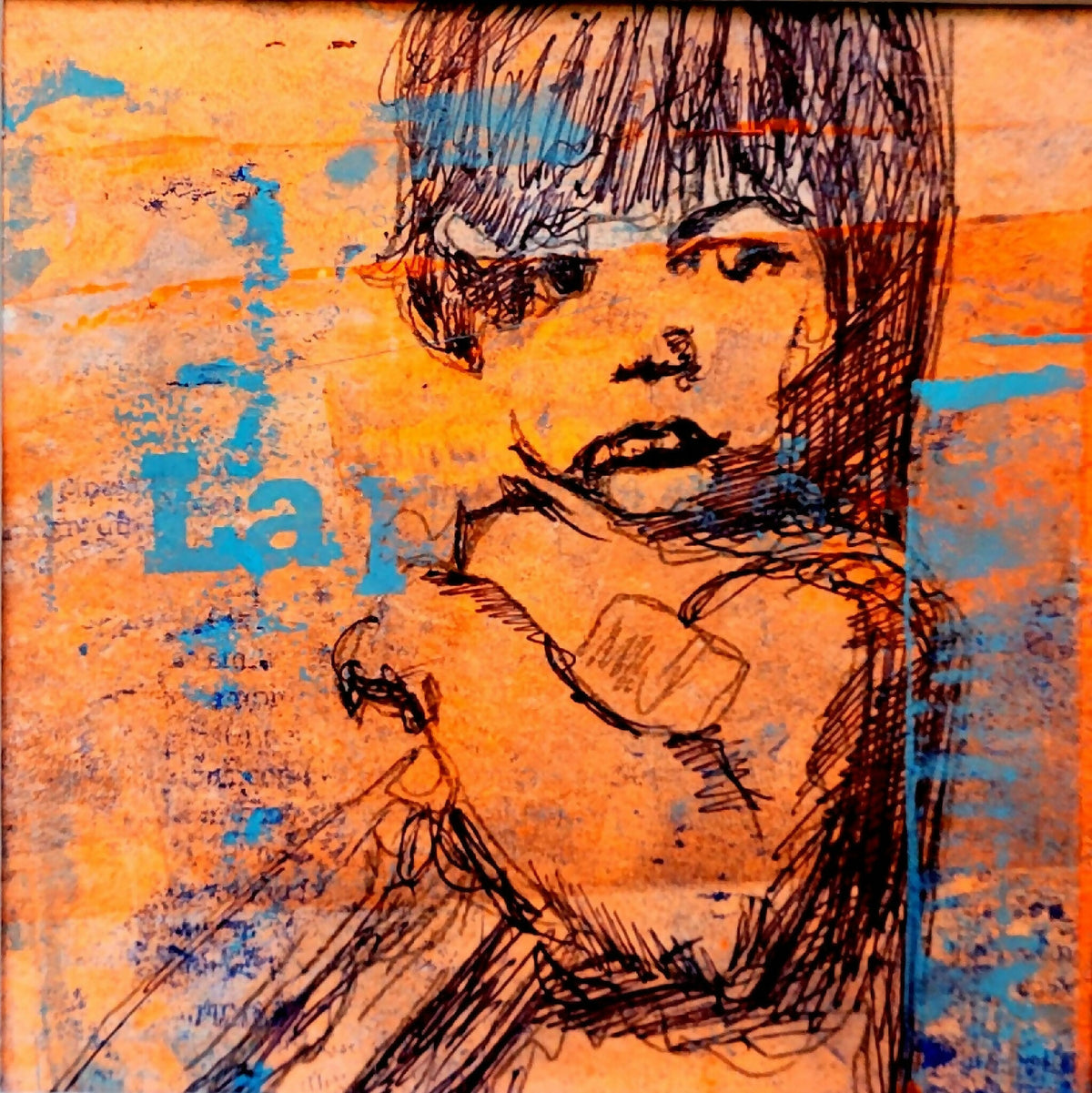 Gros plan du portrait stylisé à l’encre noire, fond orange avec touches bleues