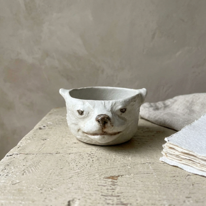 Bol en céramique en forme de tête de chat, blanc à motif museau.