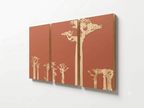 Triptyque mural de trois tableaux rouge brique aux silhouettes d’arbres baobabs