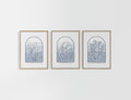 Trio d’affiches A4 encadrées, dessins bleus en arches