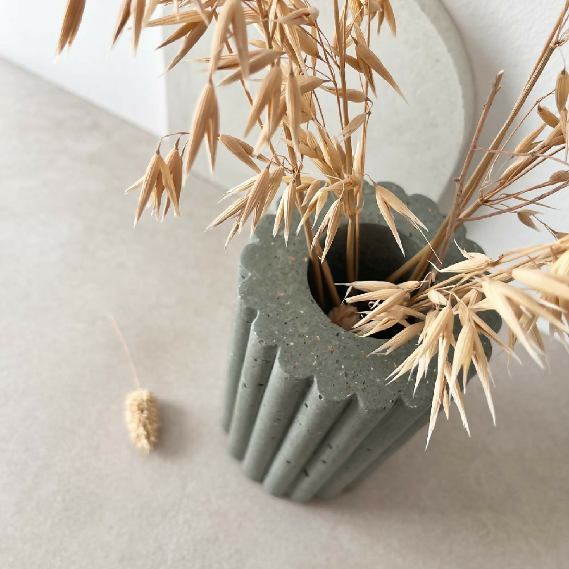 vase beton brut artisanal fait-main artisanat francais poterie