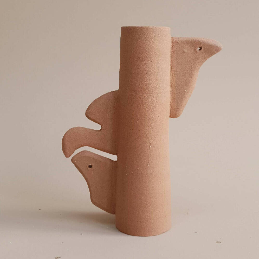 Soliflore en céramique beige en forme d’oiseau, base cylindrique