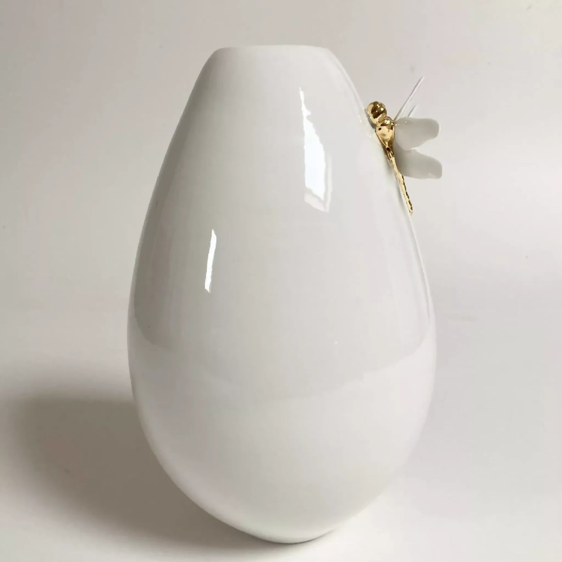 vase-porcelaine-et-or-artisanat-fait-main-en-france-1