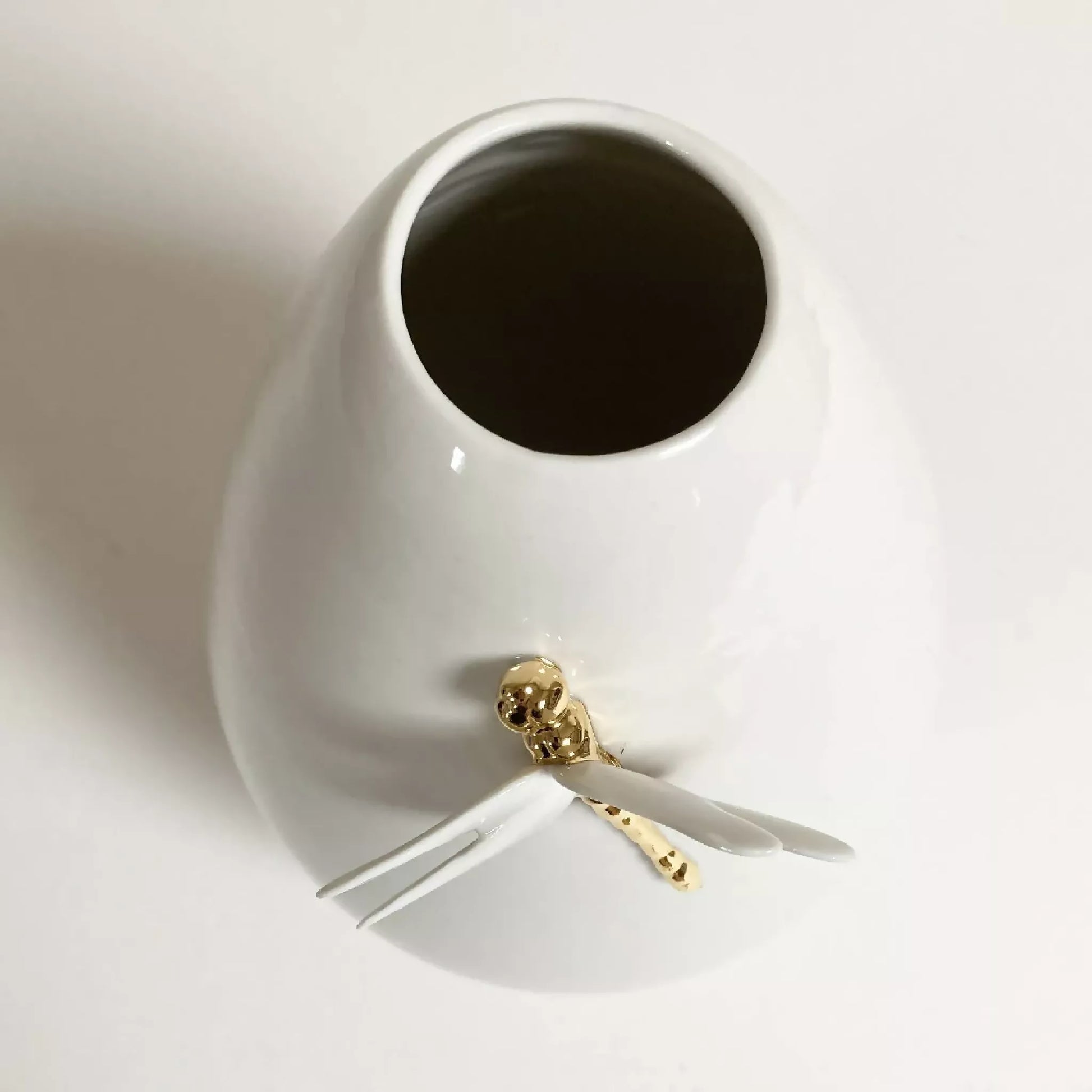 vase-porcelaine-et-or-artisanat-fait-main-en-france-1