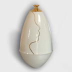Vase soliflore en céramique blanc avec dessin visage doré et goulot doré