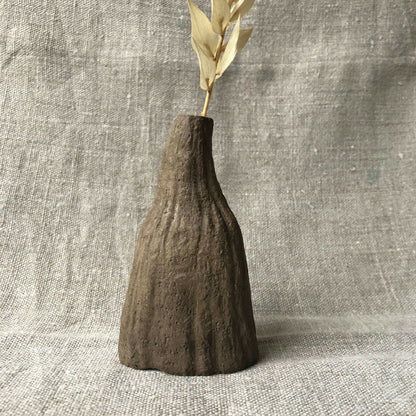 Mini grooved dried herb vase