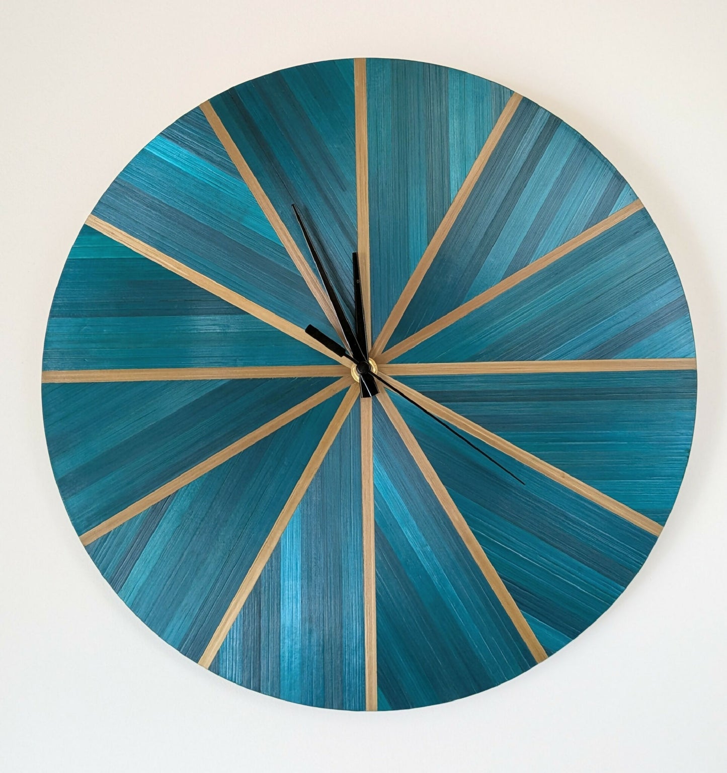 Horloge murale Ronde avec Marqueterie de paille Verte bleutée et doré