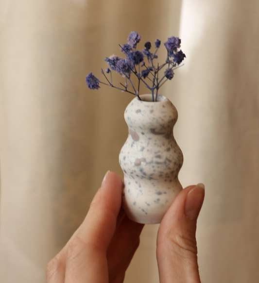 Mini-vase en porcelaine
