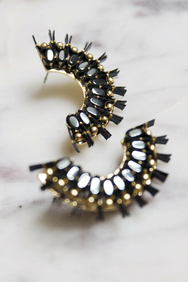 Boucles d’oreilles oursins, créoles semi-circulaires noir et doré, strass