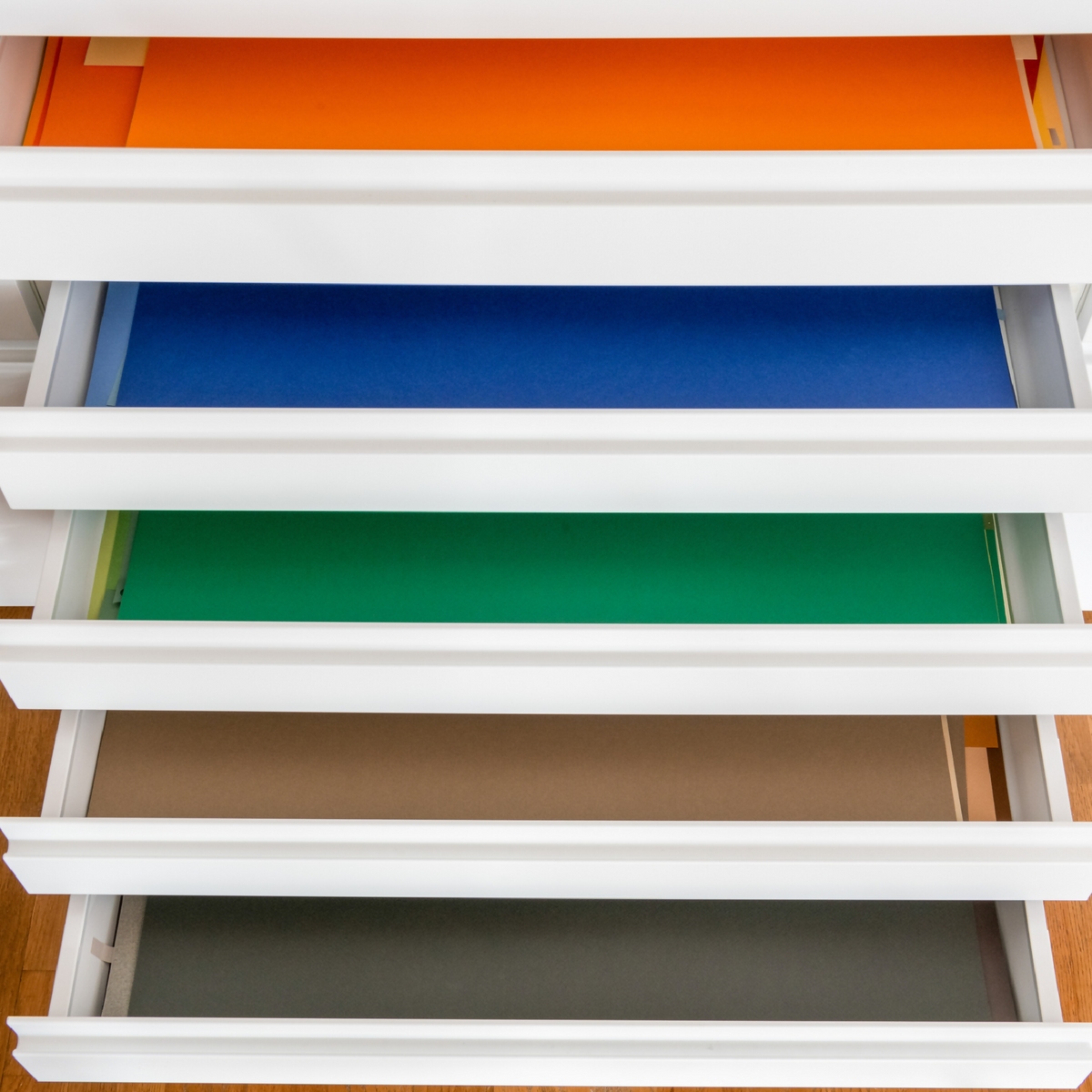Cadres décoratifs rectangulaires empilés, avec fonds colorés