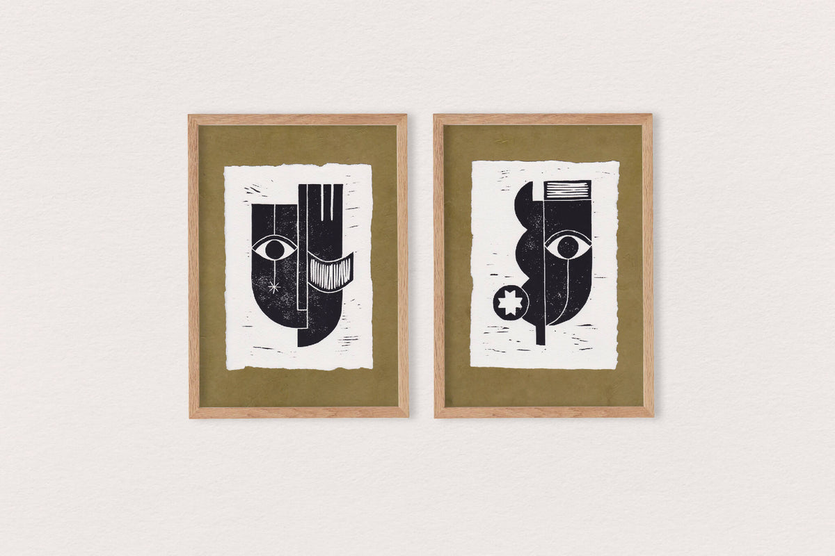 Deux gravures abstraites noir et blanc, encadrées, visages stylisés