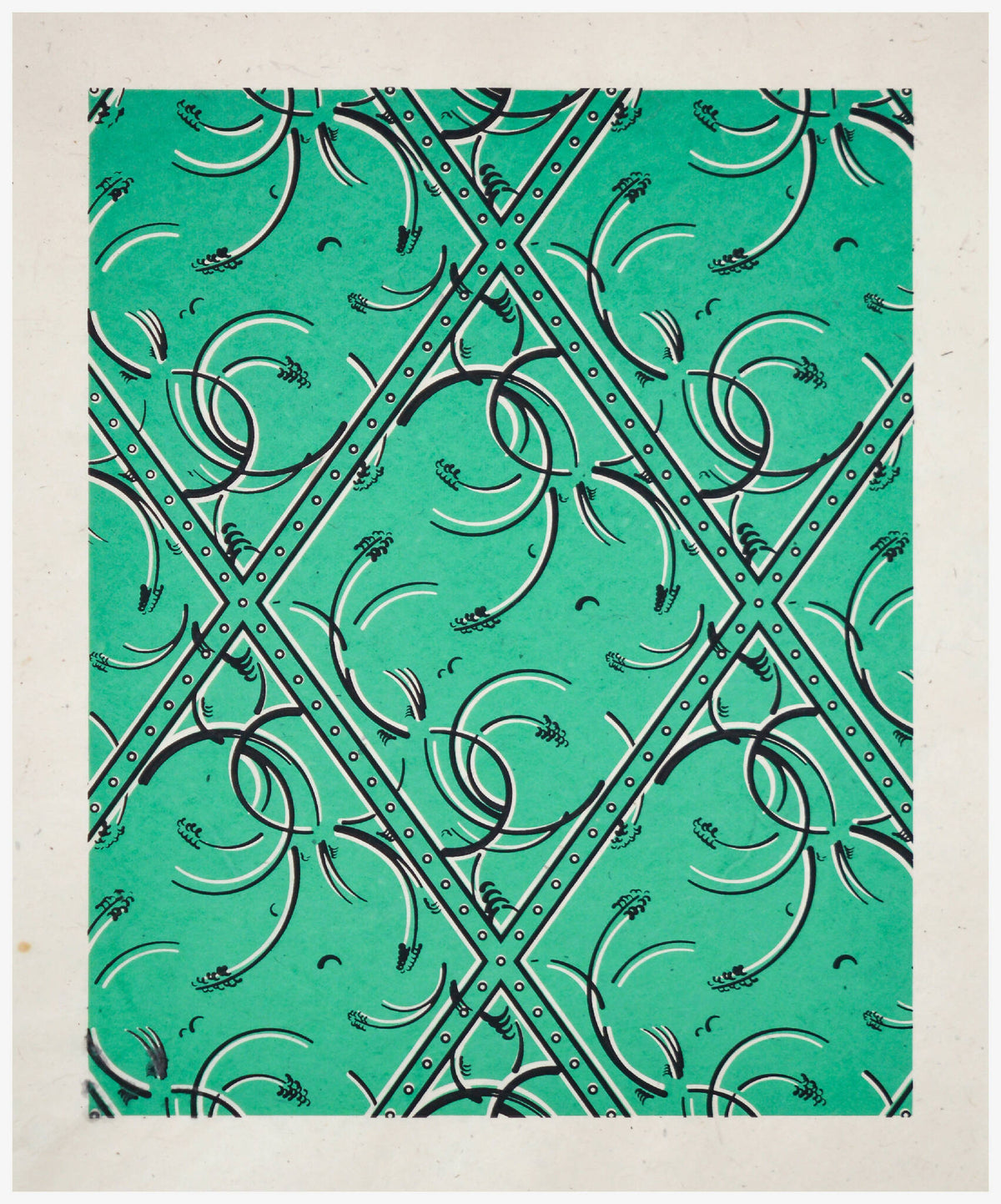Coupon de tissu vert émeraude, motif géométrique à arabesques et bordures perlées