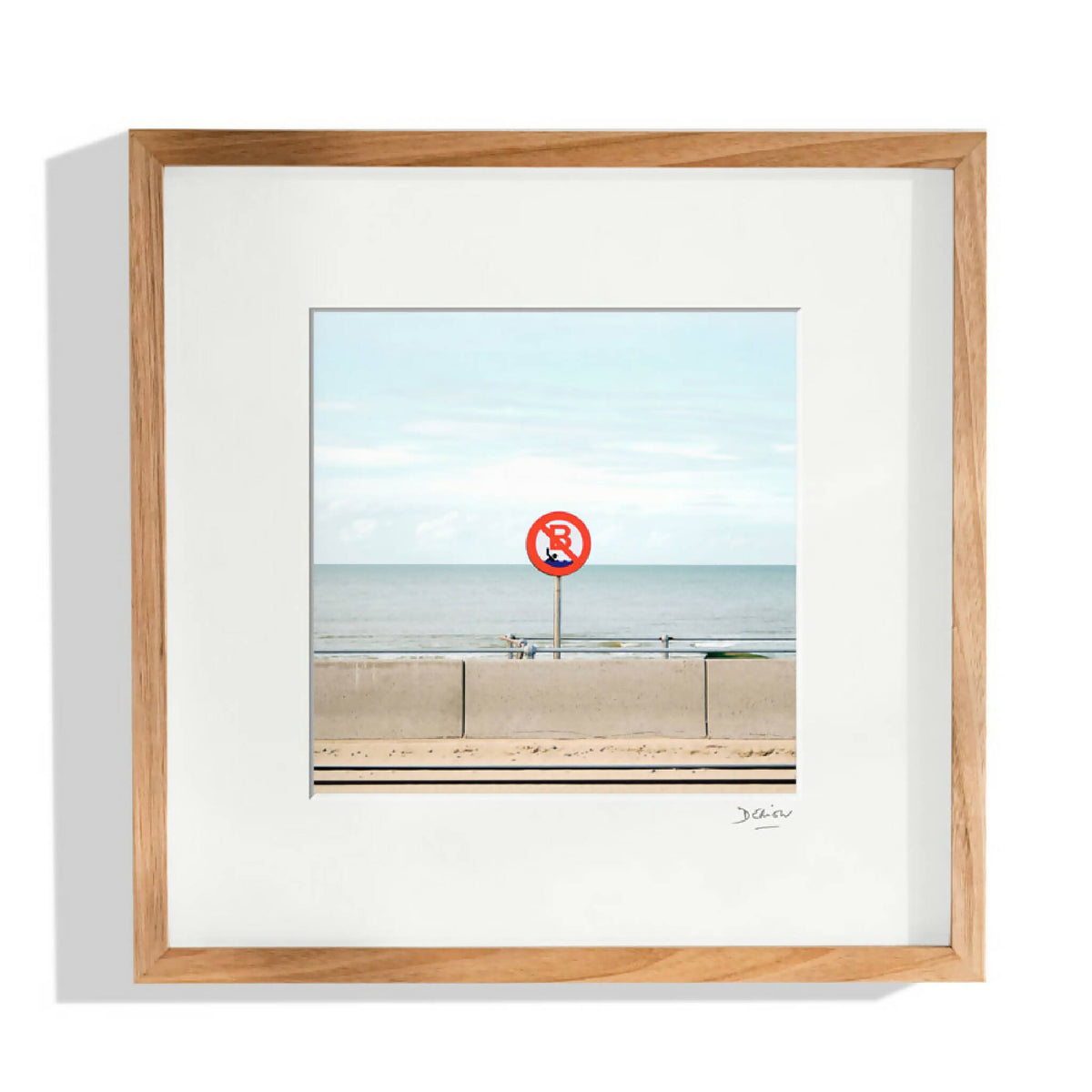 Affiche encadrée d’une scène de plage avec panneau rond rouge «3»