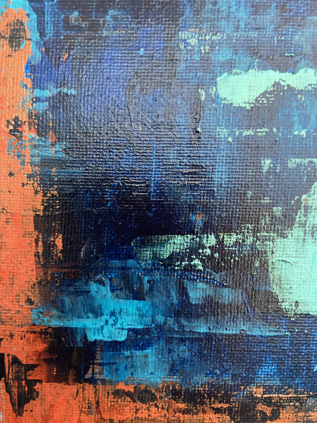 Tableau abstrait encadré, gros plan bleu, turquoise et orange, texture à effets.